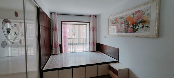 二中南50米86平米精裝出租