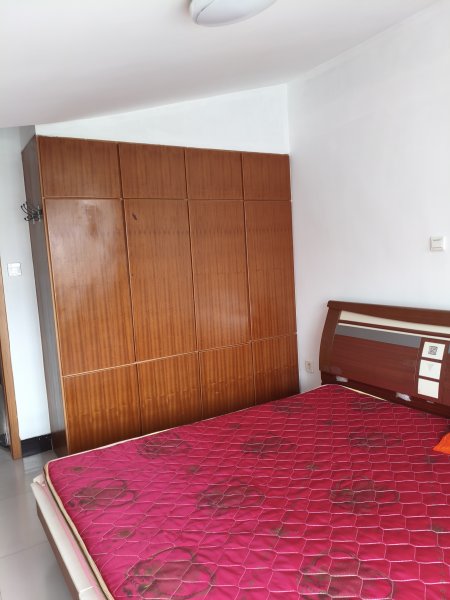 涼水灣鴻?；▓@小區(qū)精裝閣樓出租