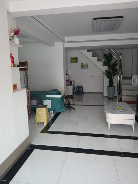 在三里河小學附近兩層共110 新裝修