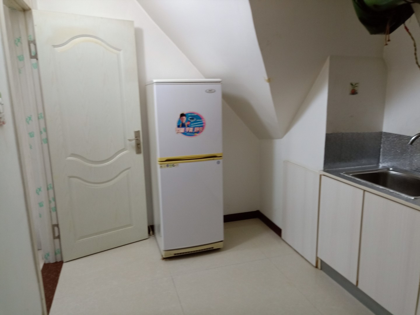 免費(fèi)地暖精裝閣樓出租