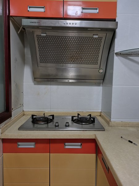 二中南秀山小區(qū)86平米出租