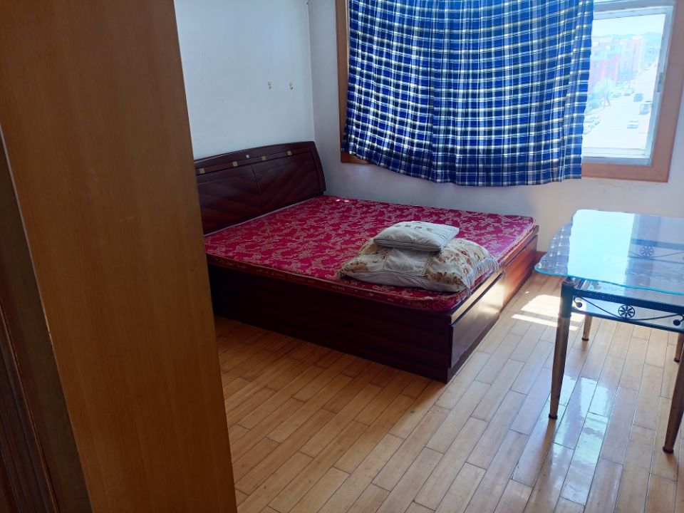 二實(shí)小對(duì)面家家悅樓上 吉房出租