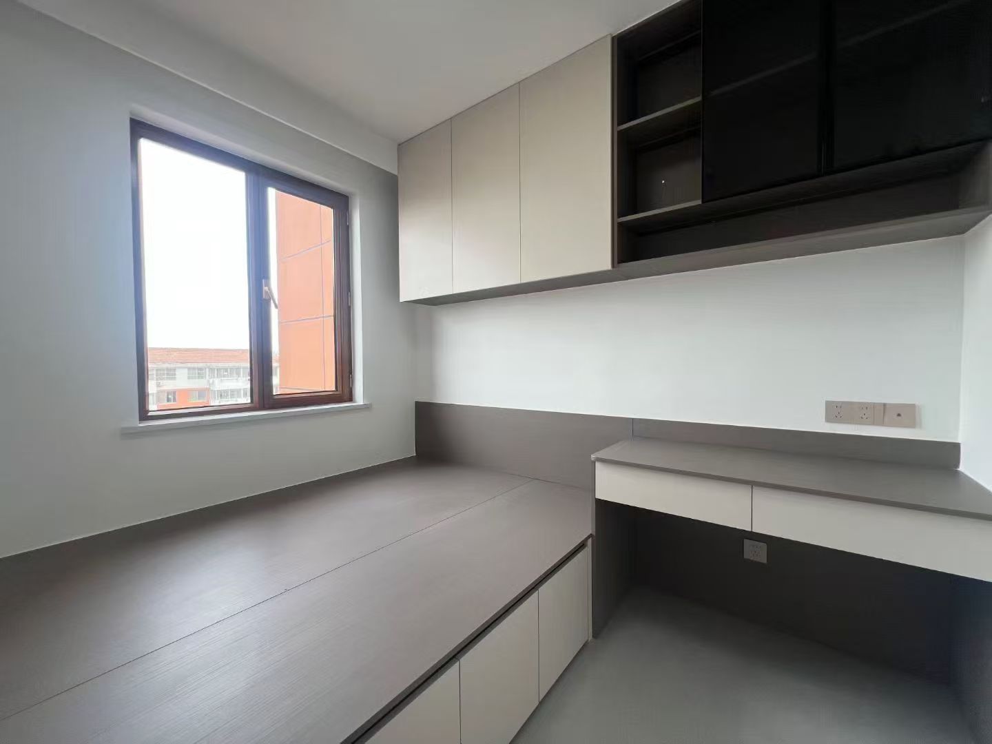 華西雅居小高層4樓114平 三室兩衛(wèi)精裝修52.8萬 華西雅居小高層4樓114平 三室兩衛(wèi)精裝修52.8萬