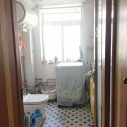 環(huán)島花園一樓95平方兩室31.8萬