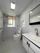 金色年華二期電梯小高層14樓 119.71平三室62.8萬(wàn)