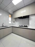 金色年華二期電梯小高層14樓 119.71平三室62.8萬(wàn)