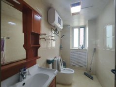 文山書香苑電梯房三室110.46平59.8萬