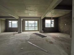 九龍新城多層電梯洋房二樓104平三室兩衛(wèi)39.8萬