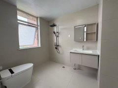 人和國際電梯八樓143平三室兩衛(wèi)69.8萬