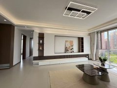 人和國際電梯八樓143平三室兩衛(wèi)69.8萬