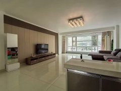 海泰莊園一期 一樓東邊戶180平四室兩衛(wèi)69.8萬