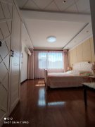 土地局家屬樓秀峰閣小區(qū)149.53平三室兩衛(wèi)75.8萬