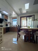 土地局家屬樓秀峰閣小區(qū)149.53平三室兩衛(wèi)75.8萬