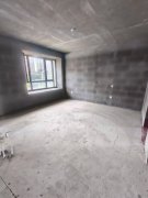 海泰二期多層住人三樓109平三室兩衛(wèi)46.8萬