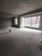 海泰二期多層住人三樓109平三室兩衛(wèi)46.8萬