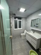 德宏世紀(jì)華府電梯12樓121.02平＋34.86車位49.8