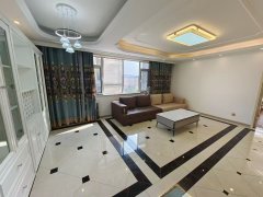 德紅世紀(jì)華府5樓東邊戶122平三室兩衛(wèi)精裝修53萬