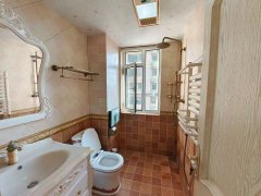 德紅世紀(jì)華府5樓東邊戶122平三室兩衛(wèi)精裝修53萬