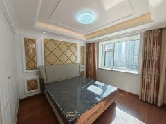 德紅世紀(jì)華府5樓東邊戶122平三室兩衛(wèi)精裝修53萬