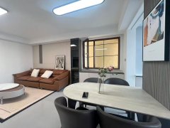 華西雅居小高層4樓114平 三室兩衛(wèi)精裝修52.8萬 華西雅居小高層4樓114平 三室兩衛(wèi)精裝修52.8萬