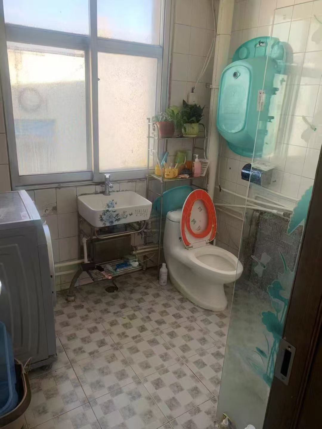 香水小區(qū)急售15.8萬86平小三室 香水小區(qū)急售15.8萬86平小三室