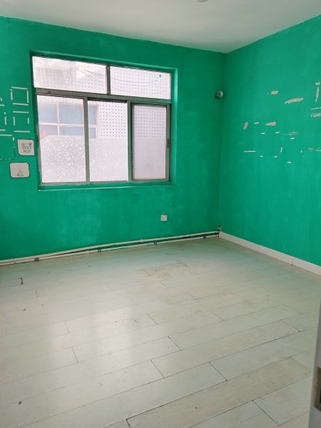 文登**實(shí)驗(yàn)小學(xué)路南東50米三樓出租