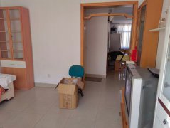 爬山街住人2樓兩室500元家具家電齊全