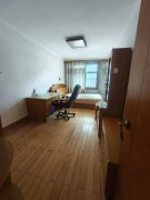 初家園2000年混合結(jié)構(gòu)三樓136.7平三室?guī)?0平車庫34