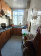 初家園2000年混合結(jié)構(gòu)三樓136.7平三室?guī)?0平車庫34