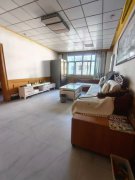 初家園2000年混合結(jié)構(gòu)三樓136.7平三室?guī)?0平車庫34