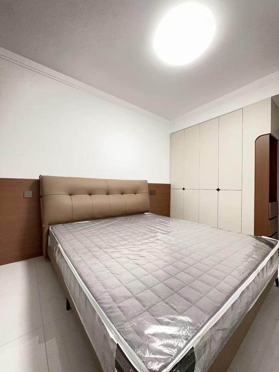 香湖彼岸框架樓 一樓 86.73平30萬 香湖彼岸框架樓 一樓 86.73平30萬