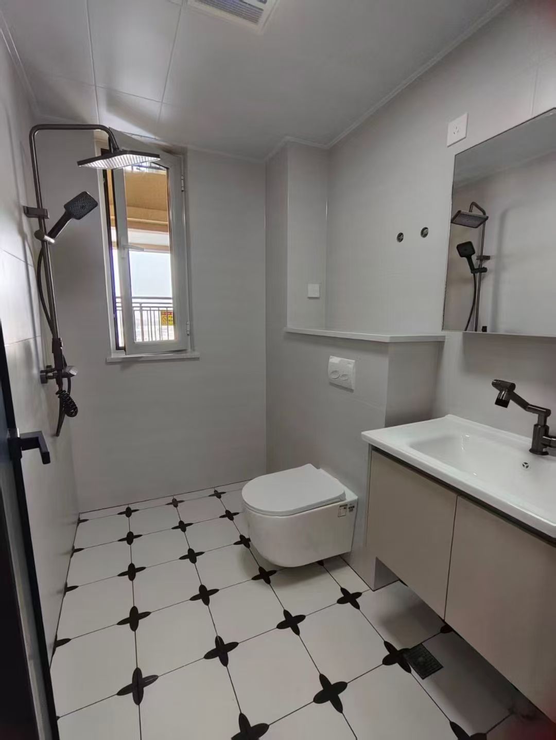 宇程陽光精裝修11樓老板工抵91平三室46.6萬 宇程陽光精裝修11樓老板工抵91平三室46.6萬