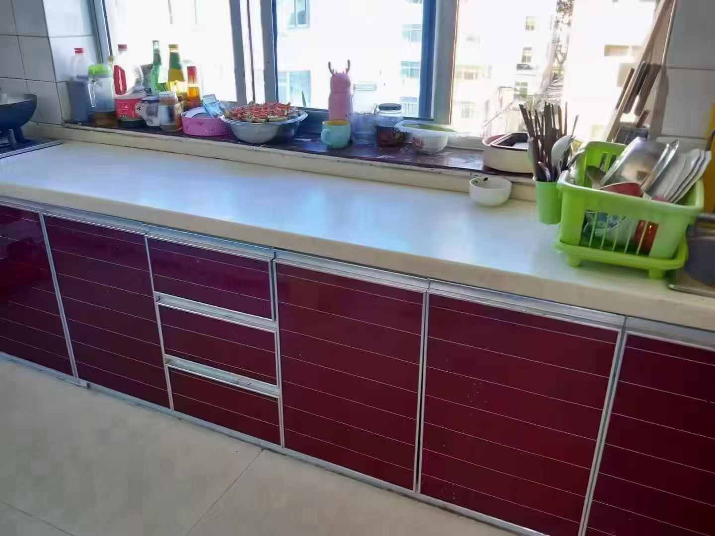 吉房出租！市中心美食街四樓70.82平三室