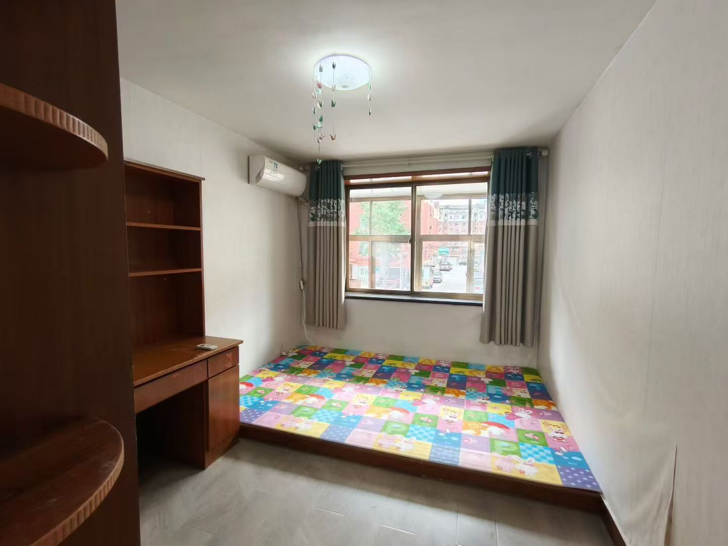 單山路澆筑樓一樓90平29.8萬 單山路澆筑樓一樓90平29.8萬