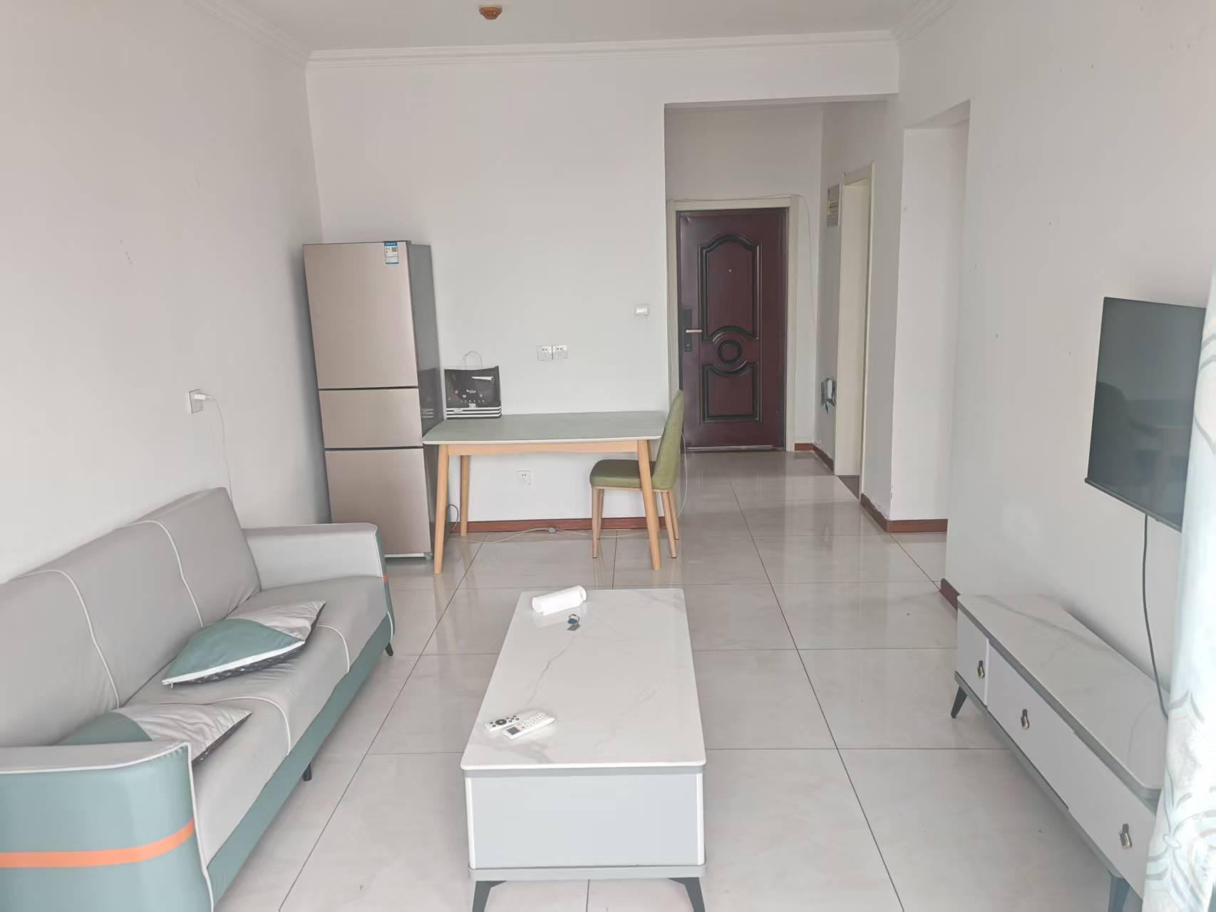 文山書香園70平房屋出租，帶草房，電梯房，家電家具齊全