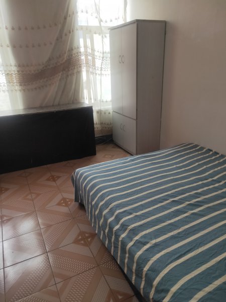 大潤(rùn)發(fā)北50米有房出租