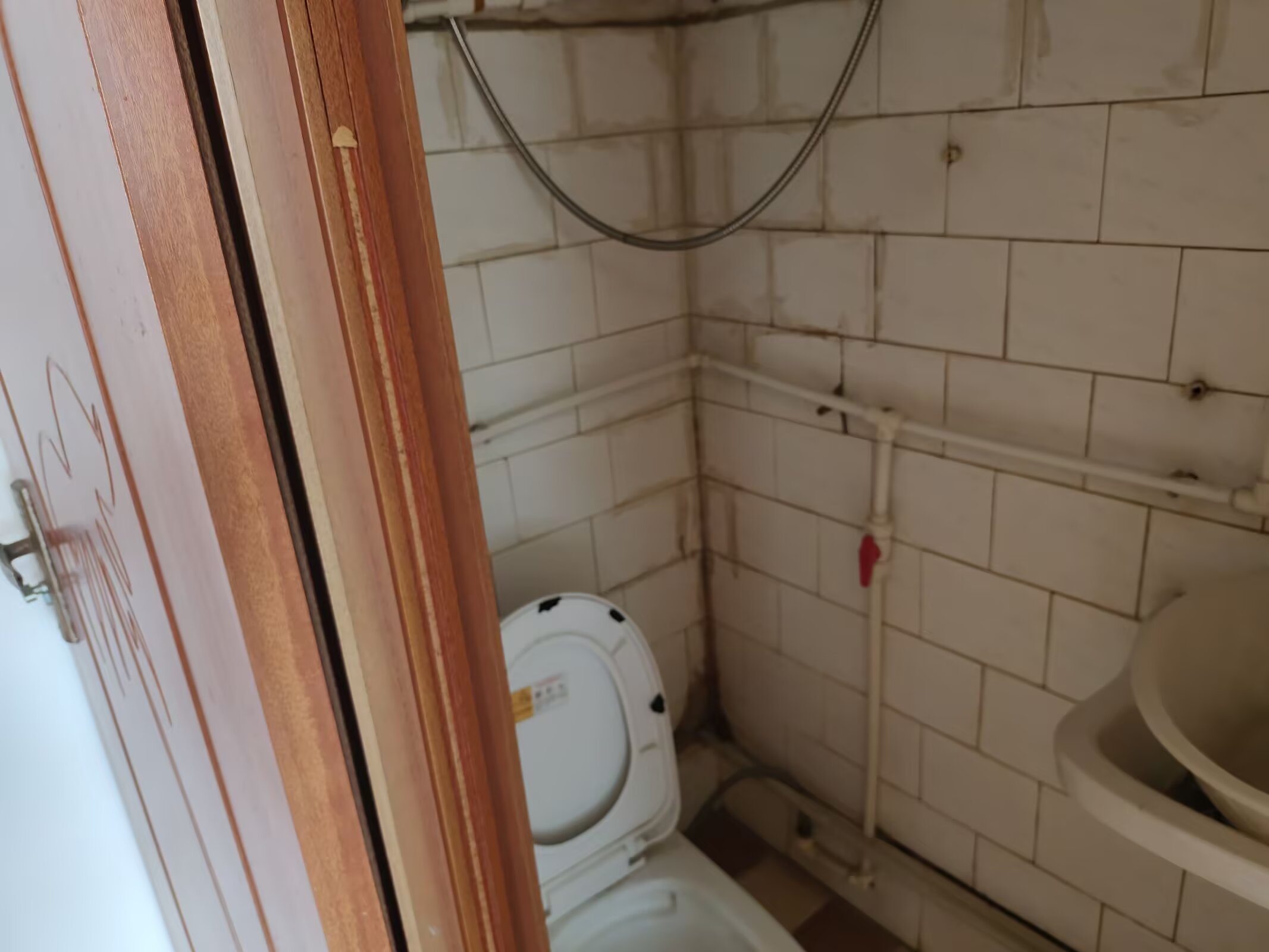 刺繡小區(qū)二中房源南北通透住人4樓 刺繡小區(qū)二中房源南北通透住人4樓