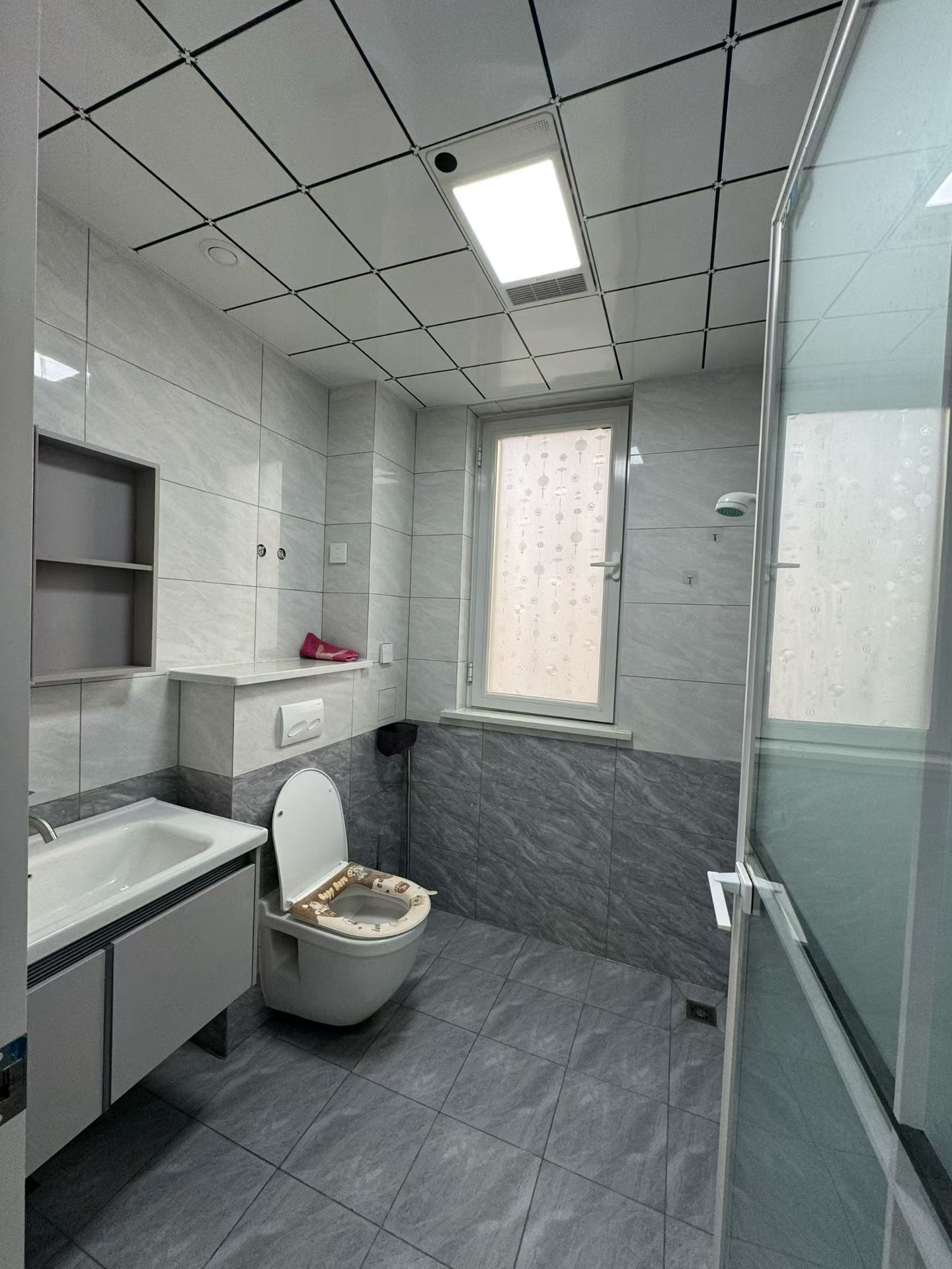 @出租:1400，宇程陽光，電梯精裝3室!