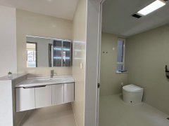 海泰莊園一期電梯好樓層112.56平送草房三室時(shí)尚53.8萬(wàn)